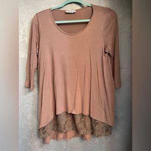 Brown 3/4 length sleeve shirt with lace at the bottom